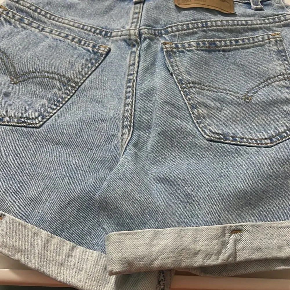 Levi’s 910 Vintage Rolled Hem Shorts Light Wash Classic Fit Women’s Size 9 JR - Picture 6 of 9